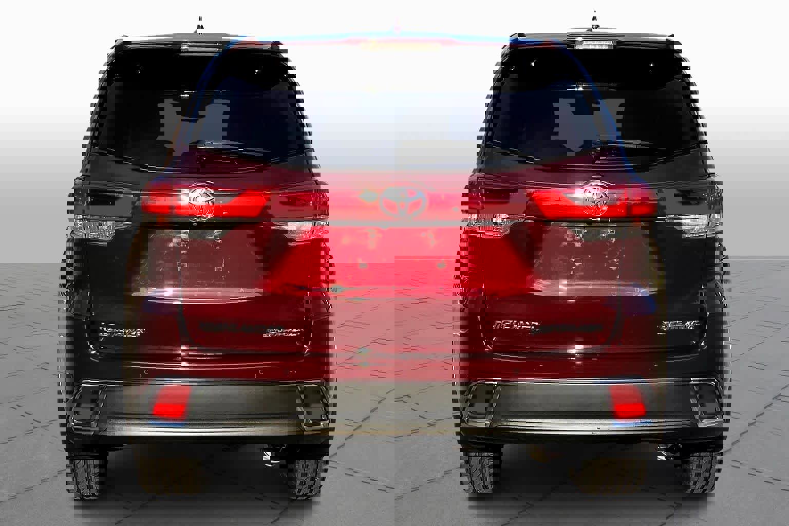 Used 2019 Toyota Highlander Limited image 4