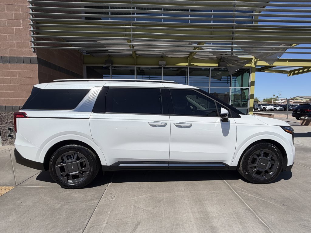 Used 2026 Kia Carnival SX FWD image 9