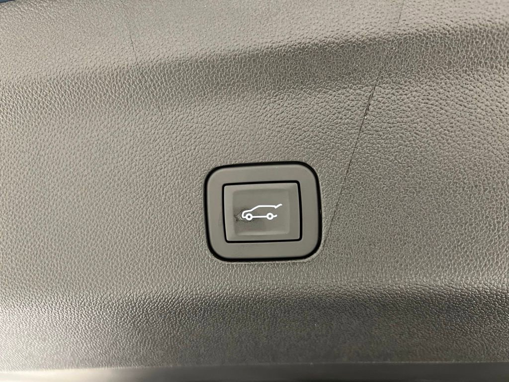 New 2026 GMC Yukon Elevation image 32