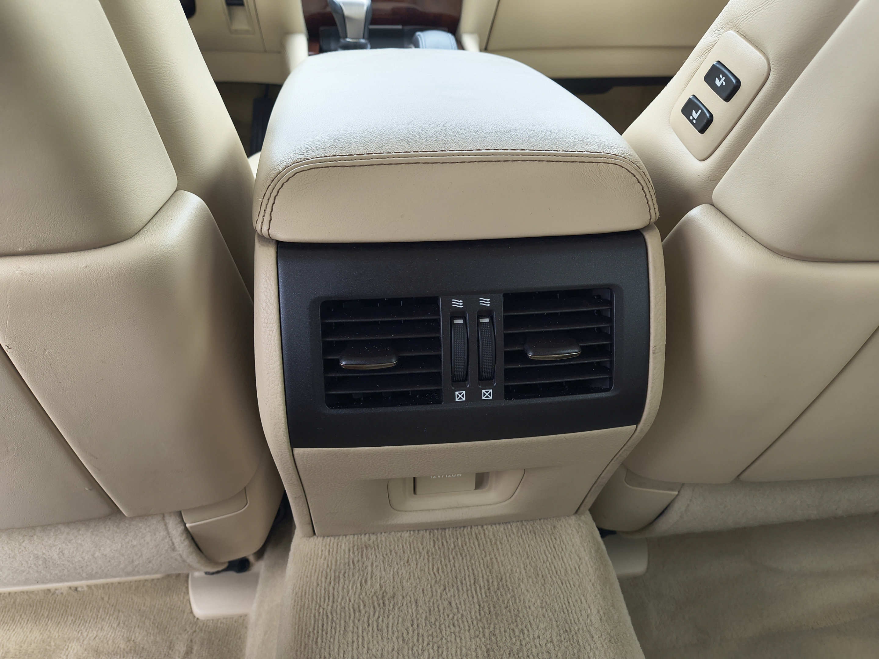 Used 2016 Lexus LS 460 w/ Comfort Package RWD image 15