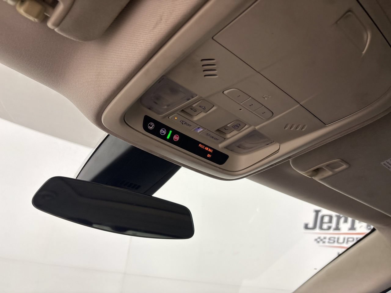 Used 2017 Cadillac XT5 Luxury w/ Driver Awareness Package FWD image 21