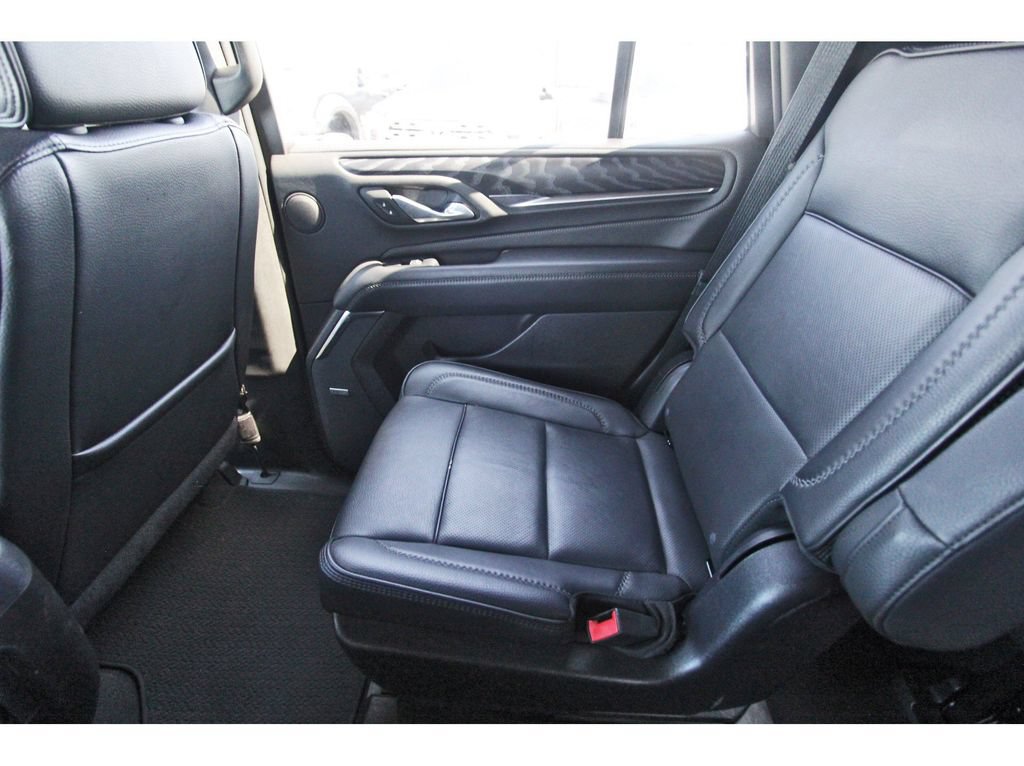 Used 2024 GMC Yukon Denali RWD image 12