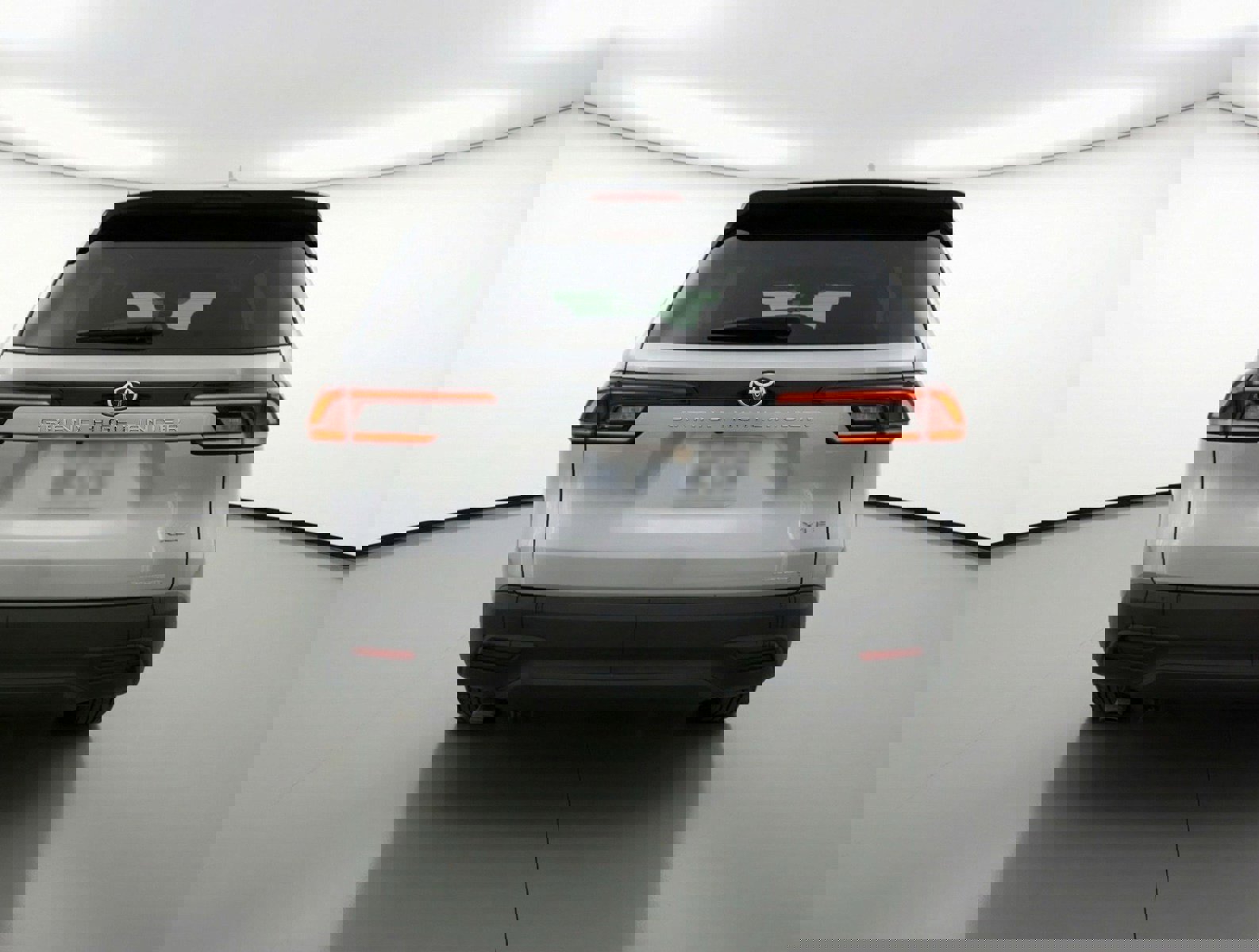 Used 2025 Toyota Grand Highlander FWD image 6