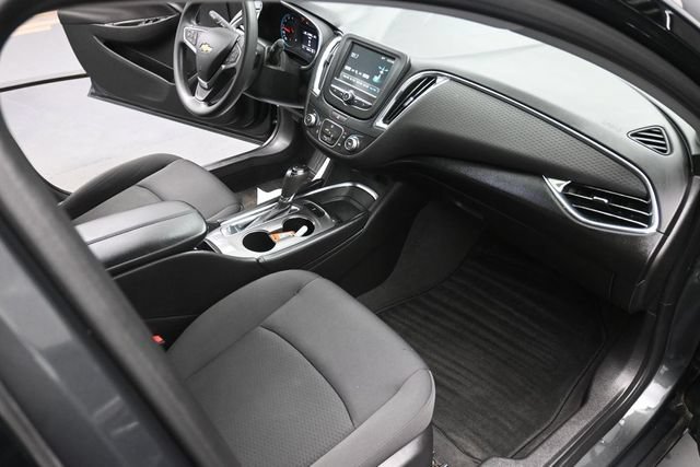 Used 2018 Chevrolet Malibu LT FWD image 42