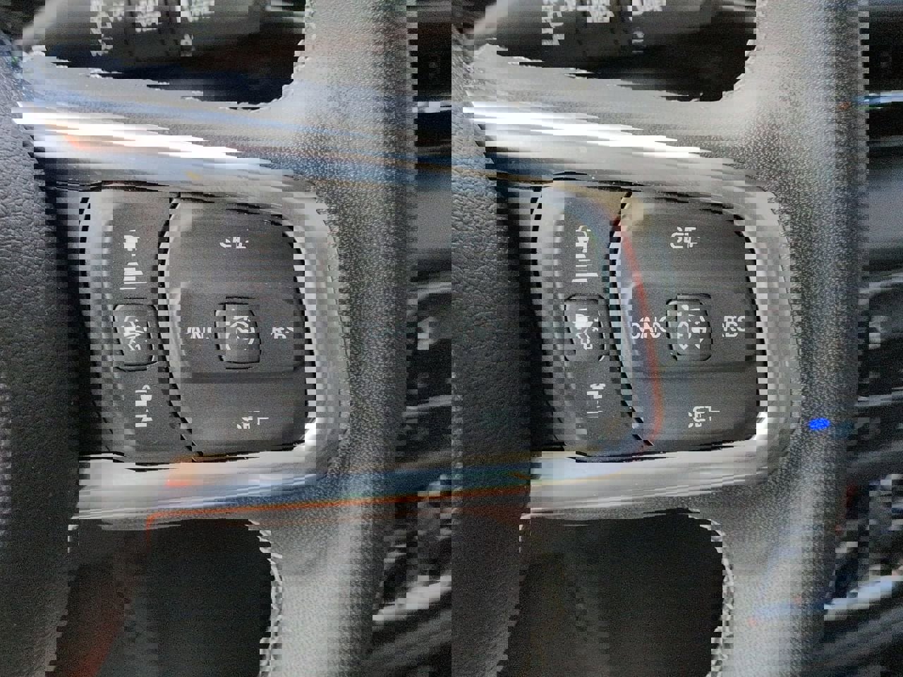 Used 2025 Jeep Wrangler Sahara image 13