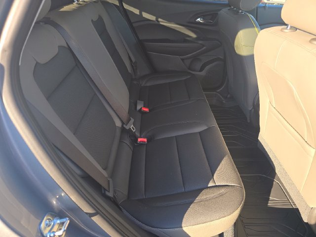 New 2026 Chevrolet Trax ACTIV w/ Sunroof Package FWD image 17