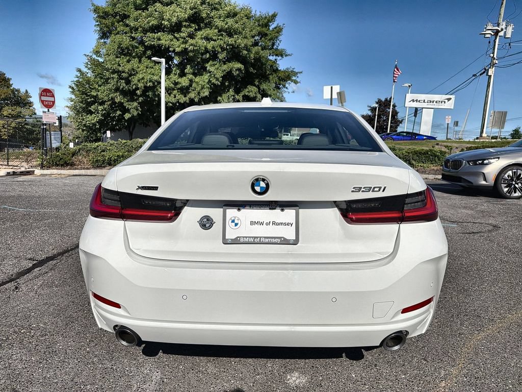 Used 2026 BMW 330i xDrive Sedan w/ Premium Package AWD/4WD image 13
