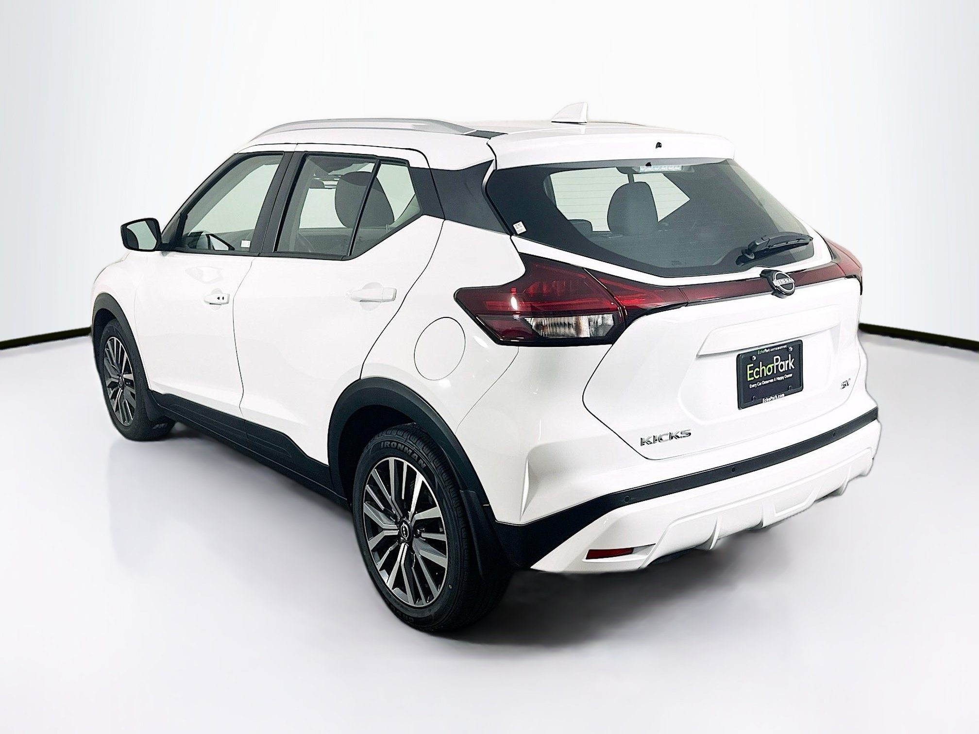 Used 2023 Nissan Kicks SV FWD image 5