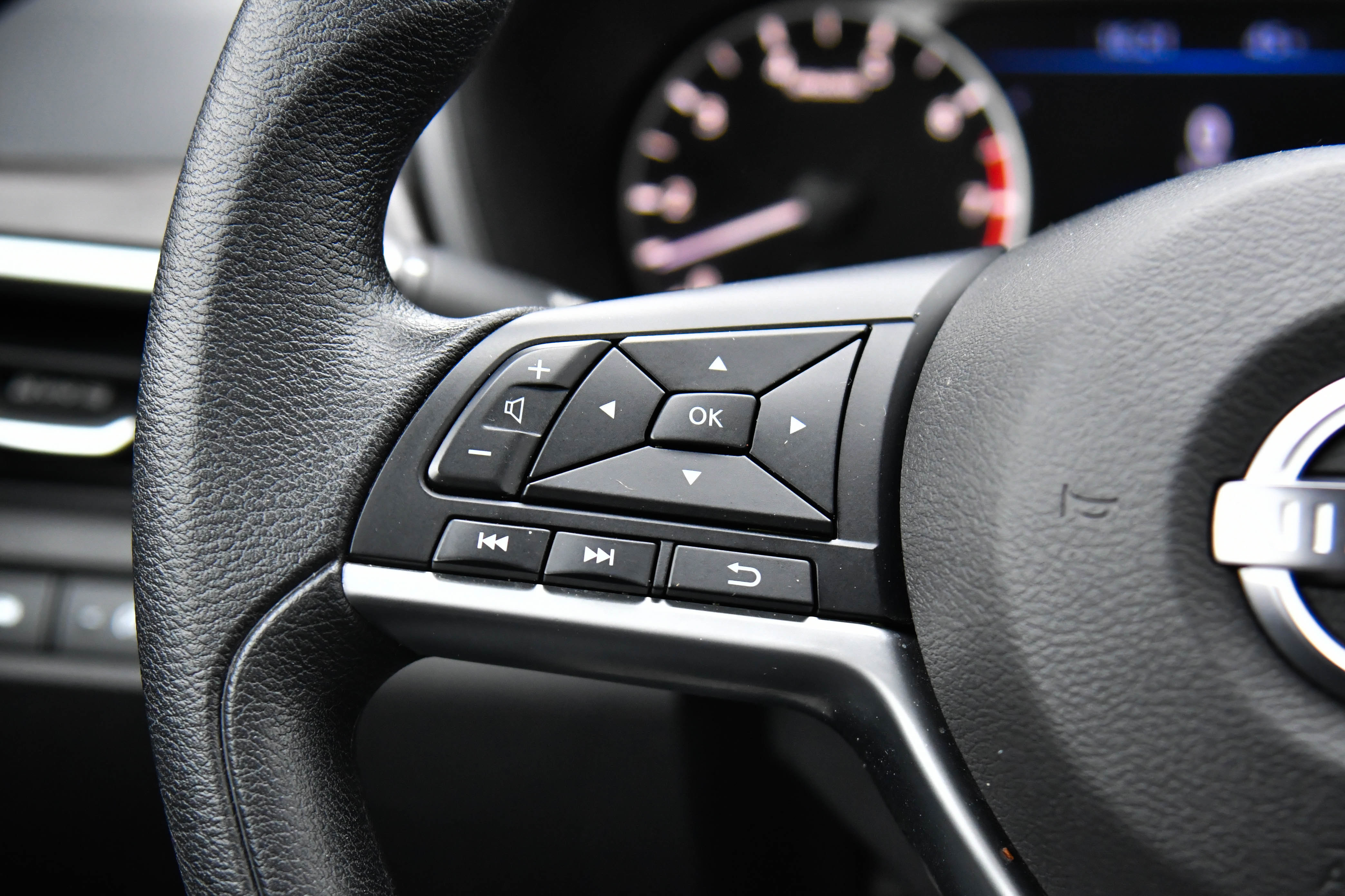 Used 2024 Nissan Altima 2.5 SV image 28