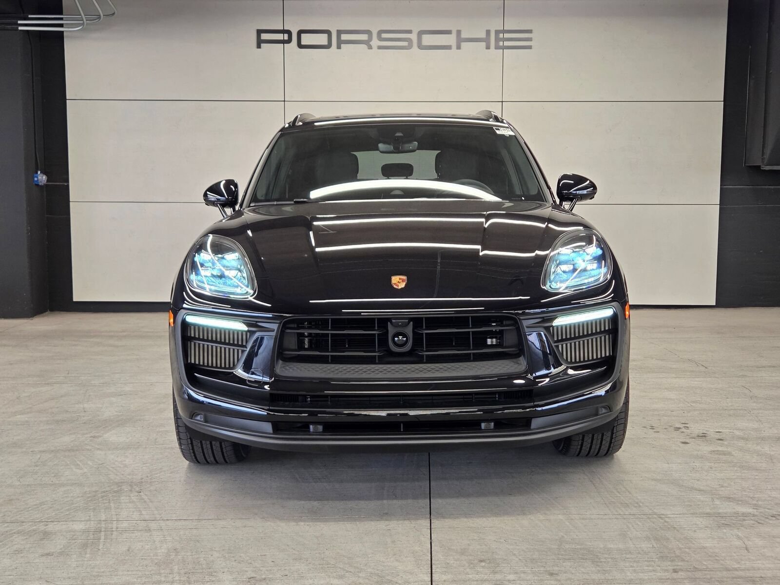 Certified 2026 Porsche Macan S AWD/4WD image 28