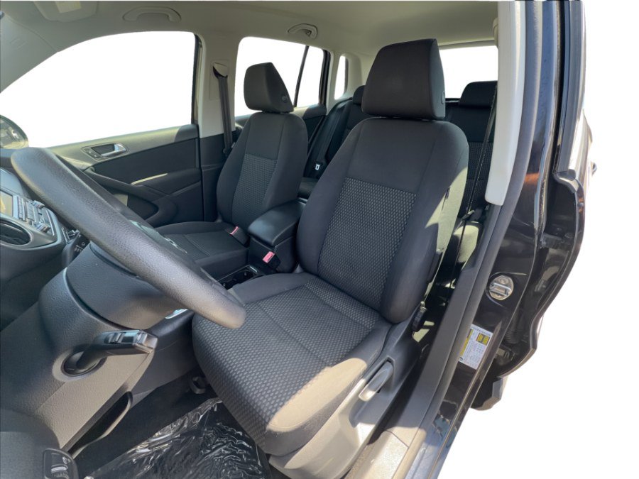 Used 2011 Volkswagen Tiguan S AWD/4WD image 10