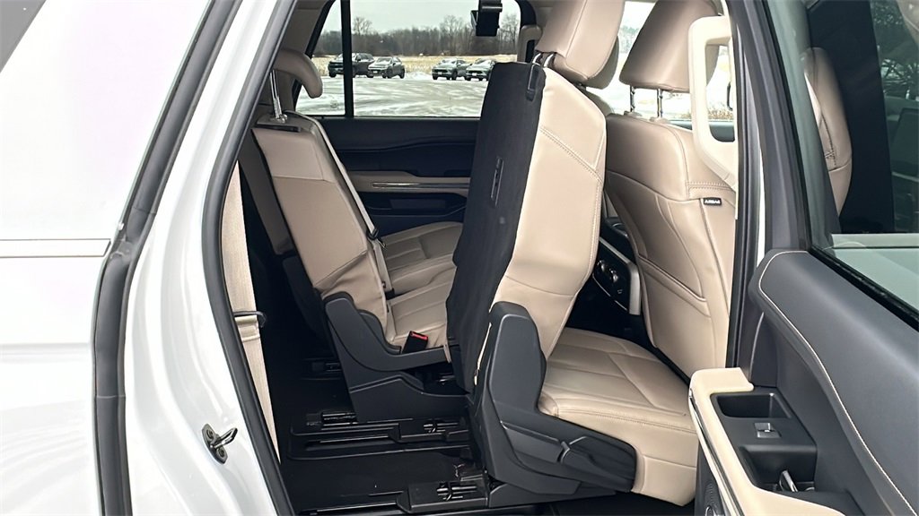 Used 2024 Ford Expedition Max XLT image 30