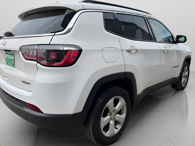 Used 2019 Jeep Compass Latitude AWD/4WD image 2