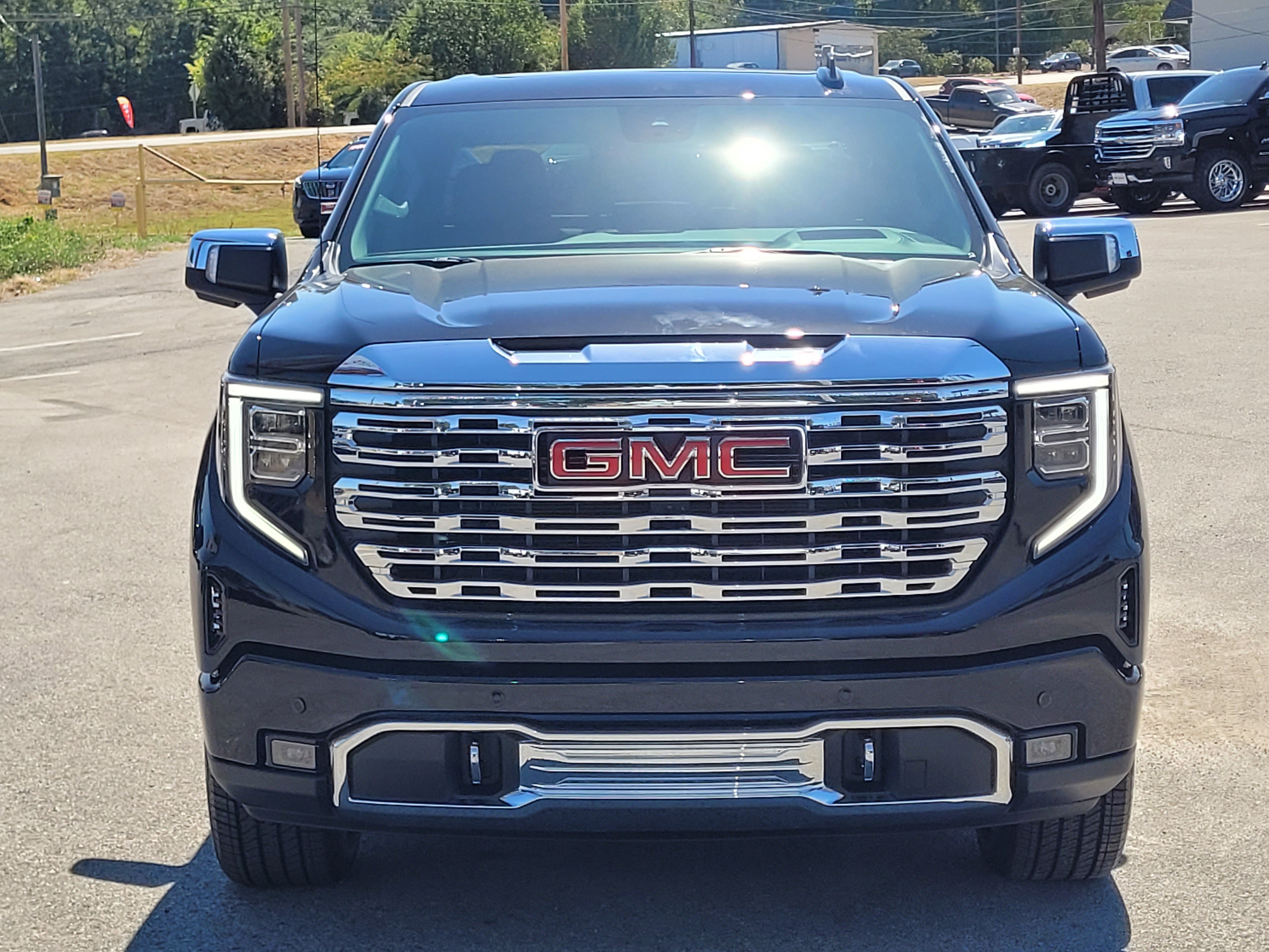 New 2026 GMC Sierra 1500 Denali w/ Denali Reserve Package AWD/4WD image 2