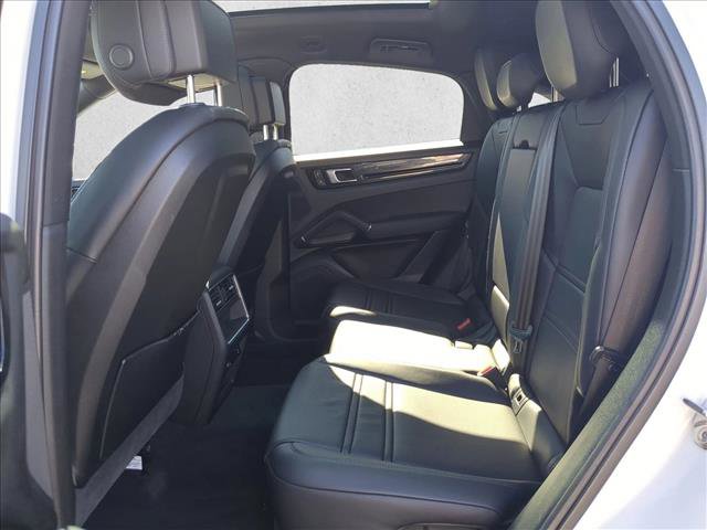 Used 2023 Porsche Cayenne Coupe image 19