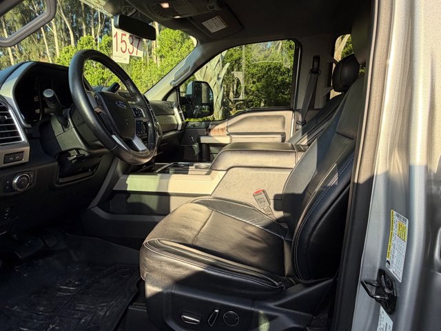 Used 2017 Ford F250 Lariat w/ Lariat Value Package AWD/4WD image 16