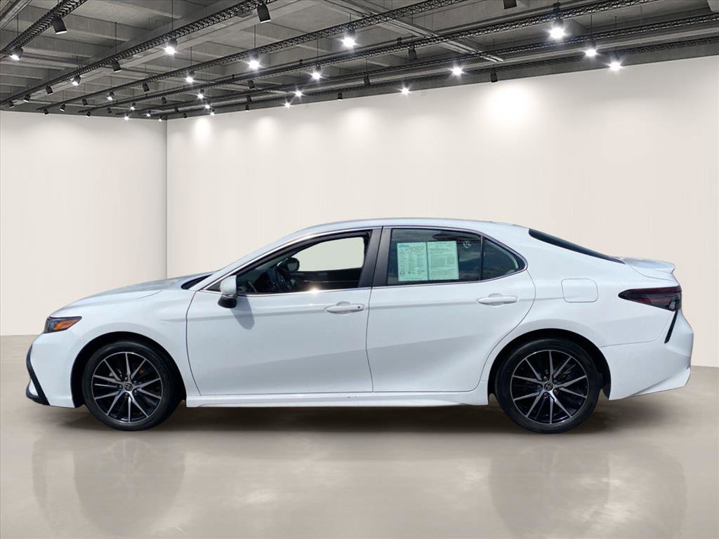 Used 2023 Toyota Camry SE FWD image 4