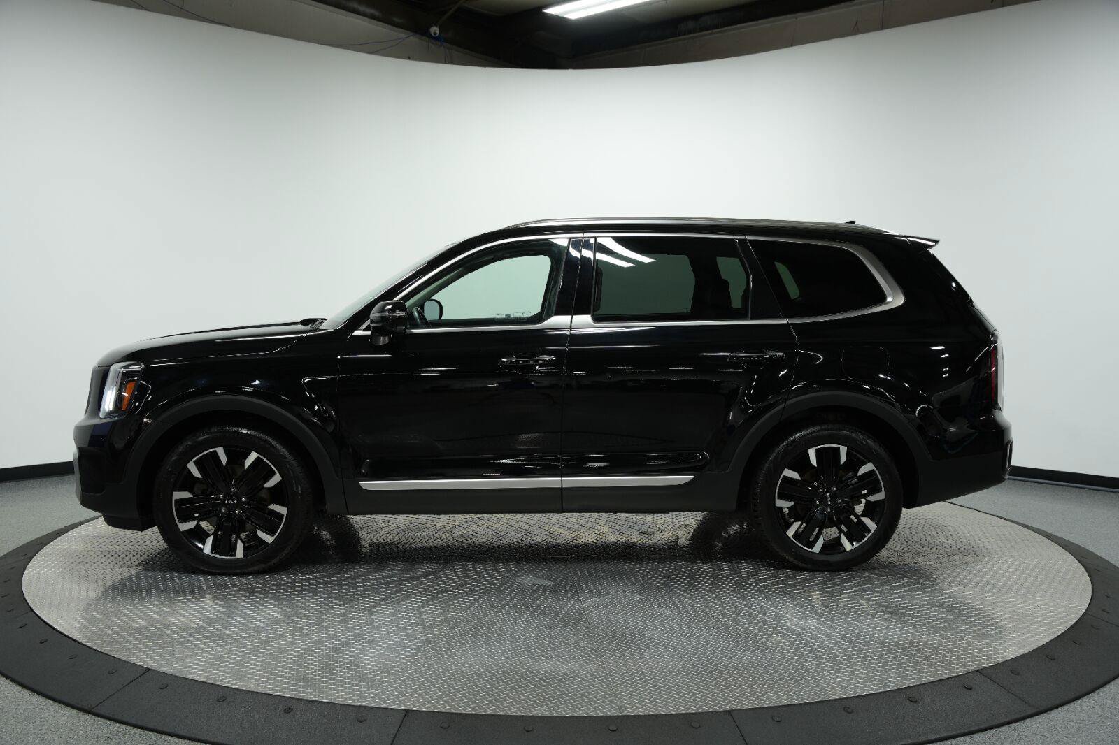 Used 2023 Kia Telluride SX AWD/4WD image 4