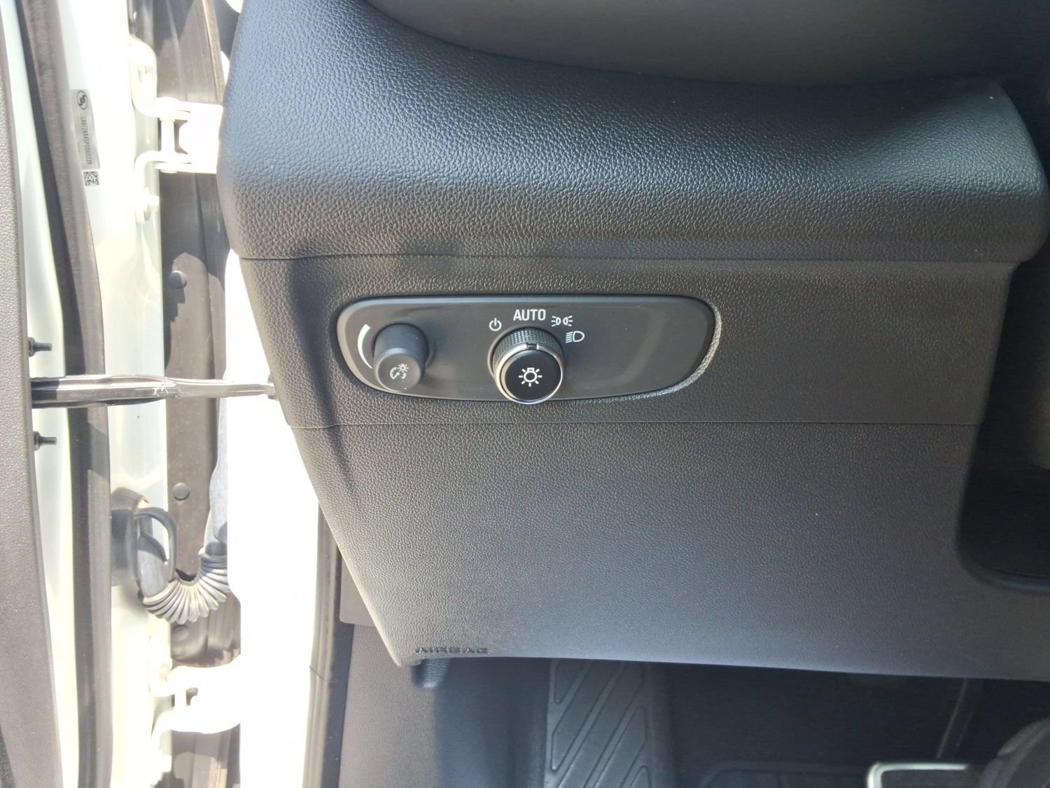 Used 2023 Buick Envision Essence w/ Sport Touring Package FWD image 20