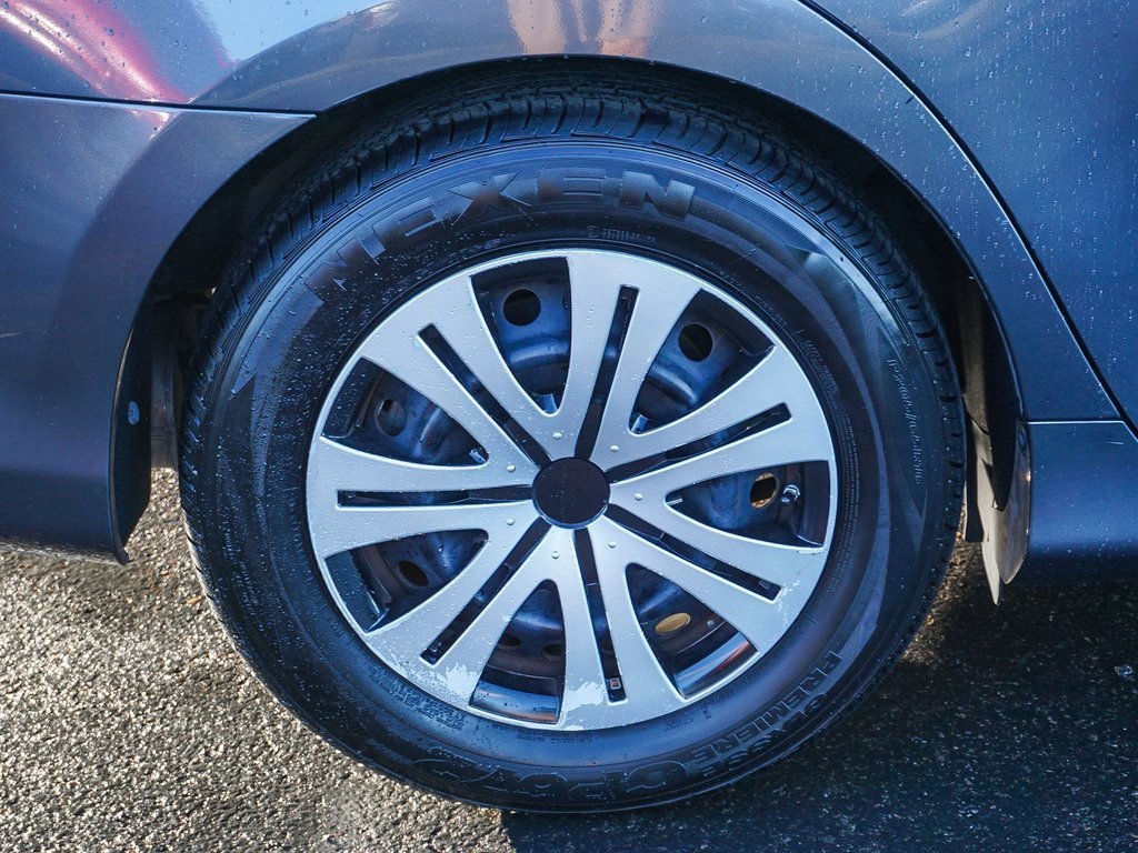 Used 2012 Toyota Camry LE image 9