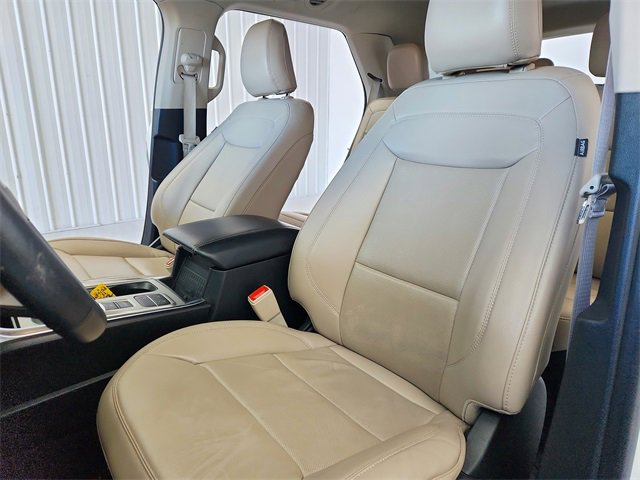 Used 2022 Ford Explorer Limited image 19