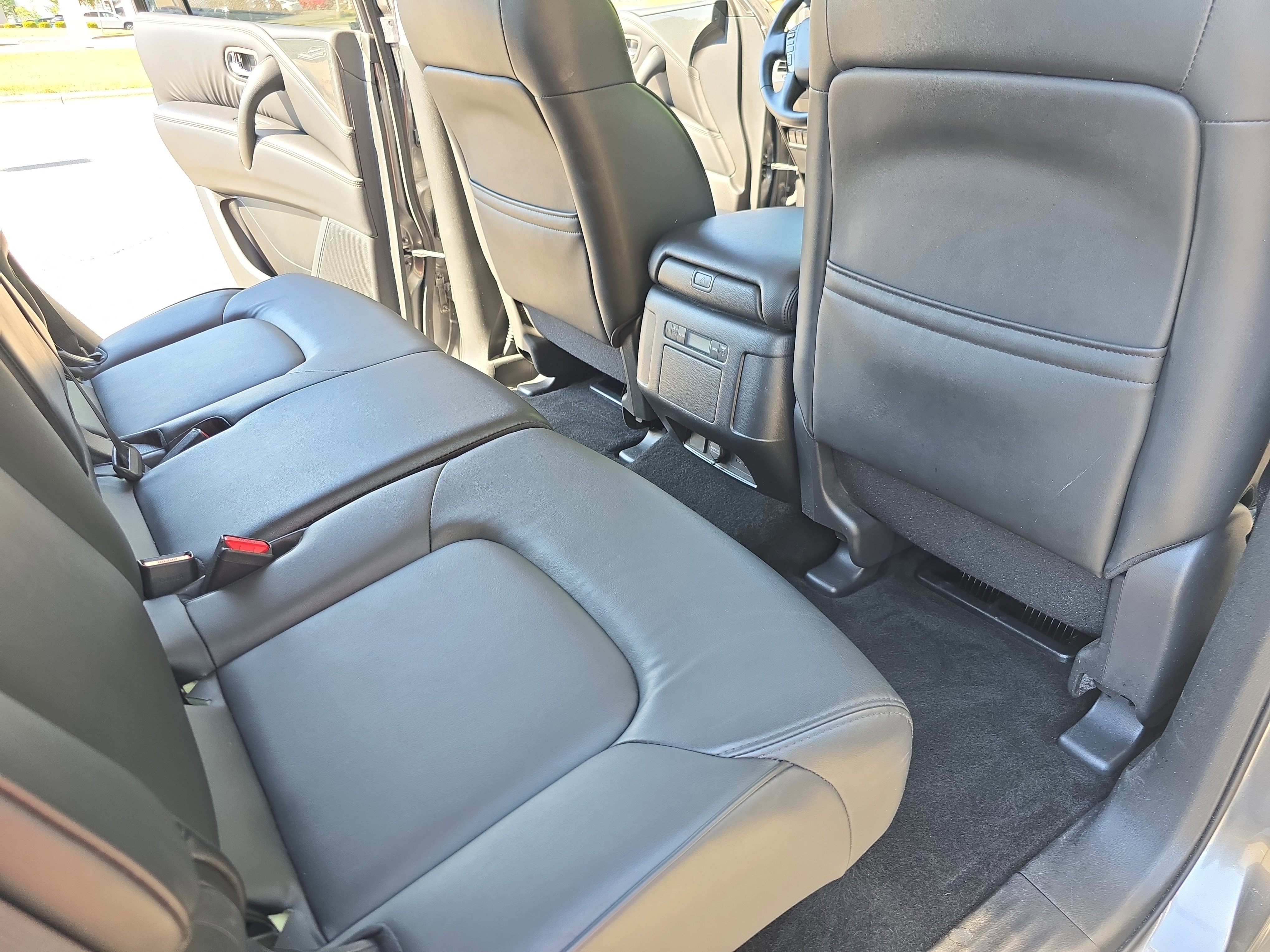 Used 2024 Nissan Armada SV AWD/4WD image 11