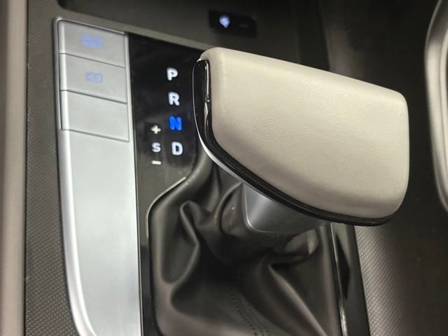 Used 2025 Hyundai Elantra Sport FWD image 30