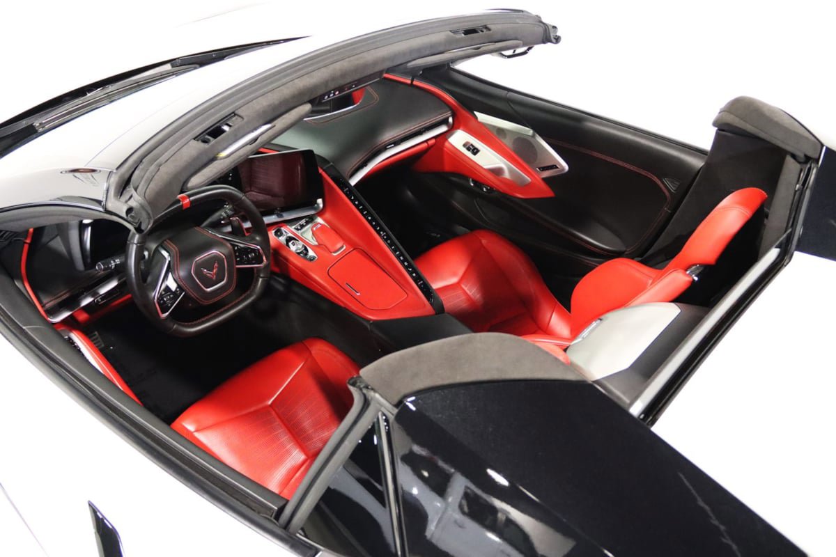 Used 2024 Chevrolet Corvette Stingray Premium Conv w/ Z51 Performance Package RWD image 37