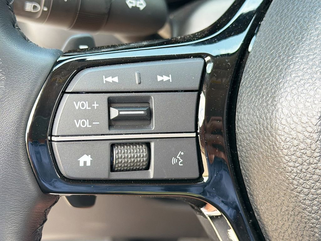 Used 2025 Honda Pilot EX-L image 18