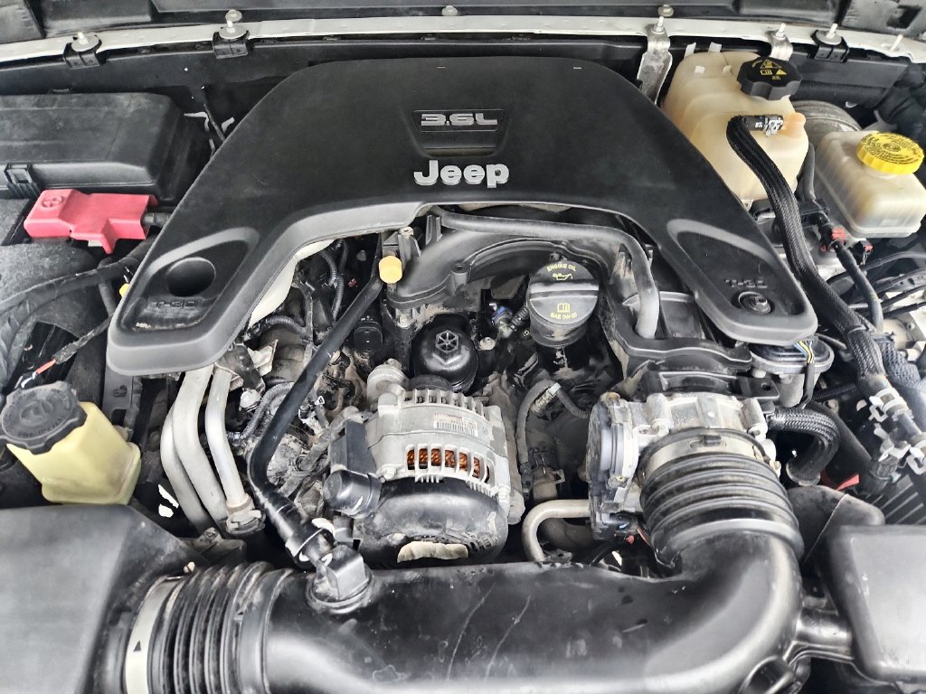 Used 2018 Jeep Wrangler Unlimited Sport AWD/4WD image 35