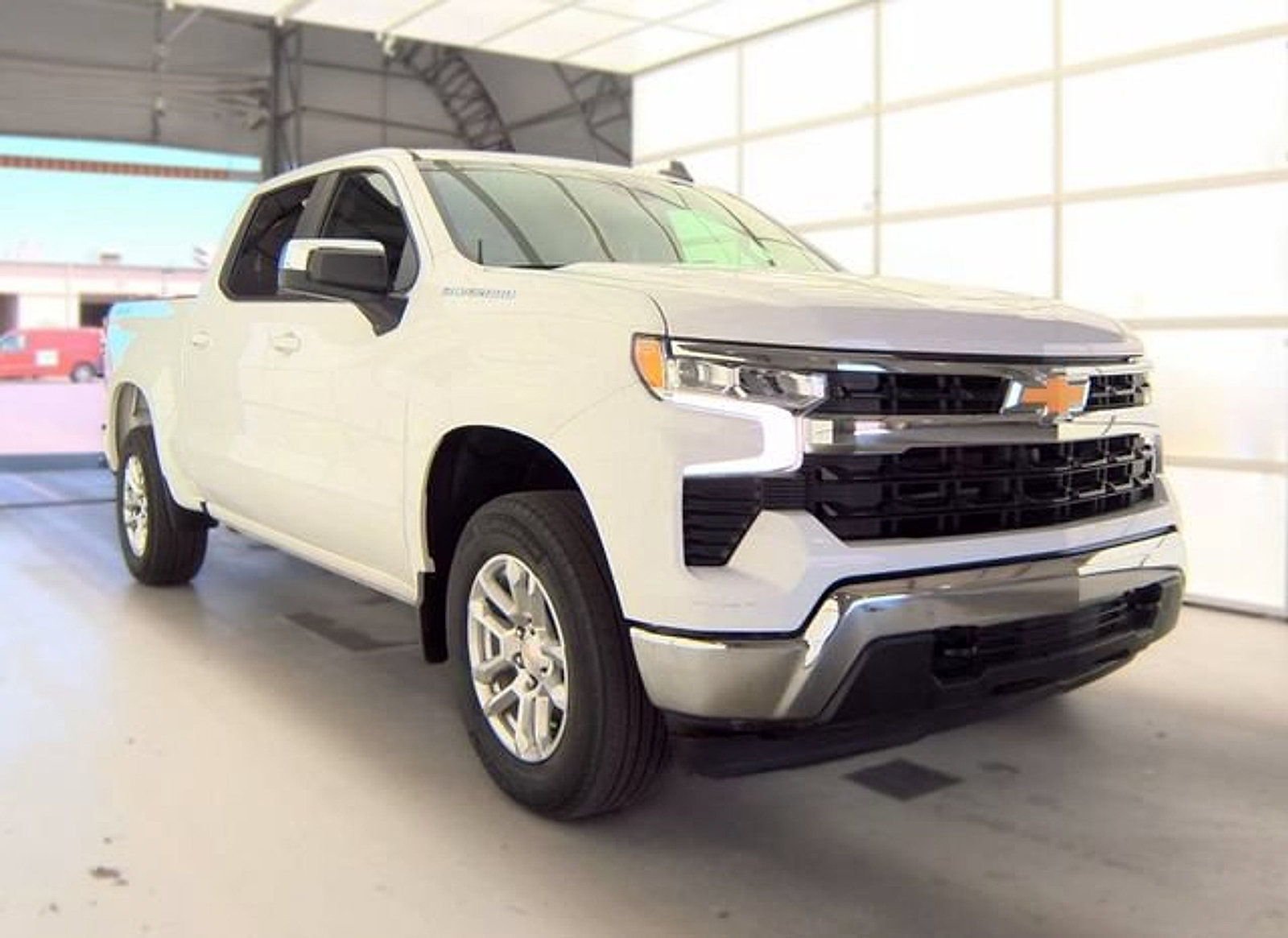 Used 2023 Chevrolet Silverado 1500 LT AWD/4WD image 4