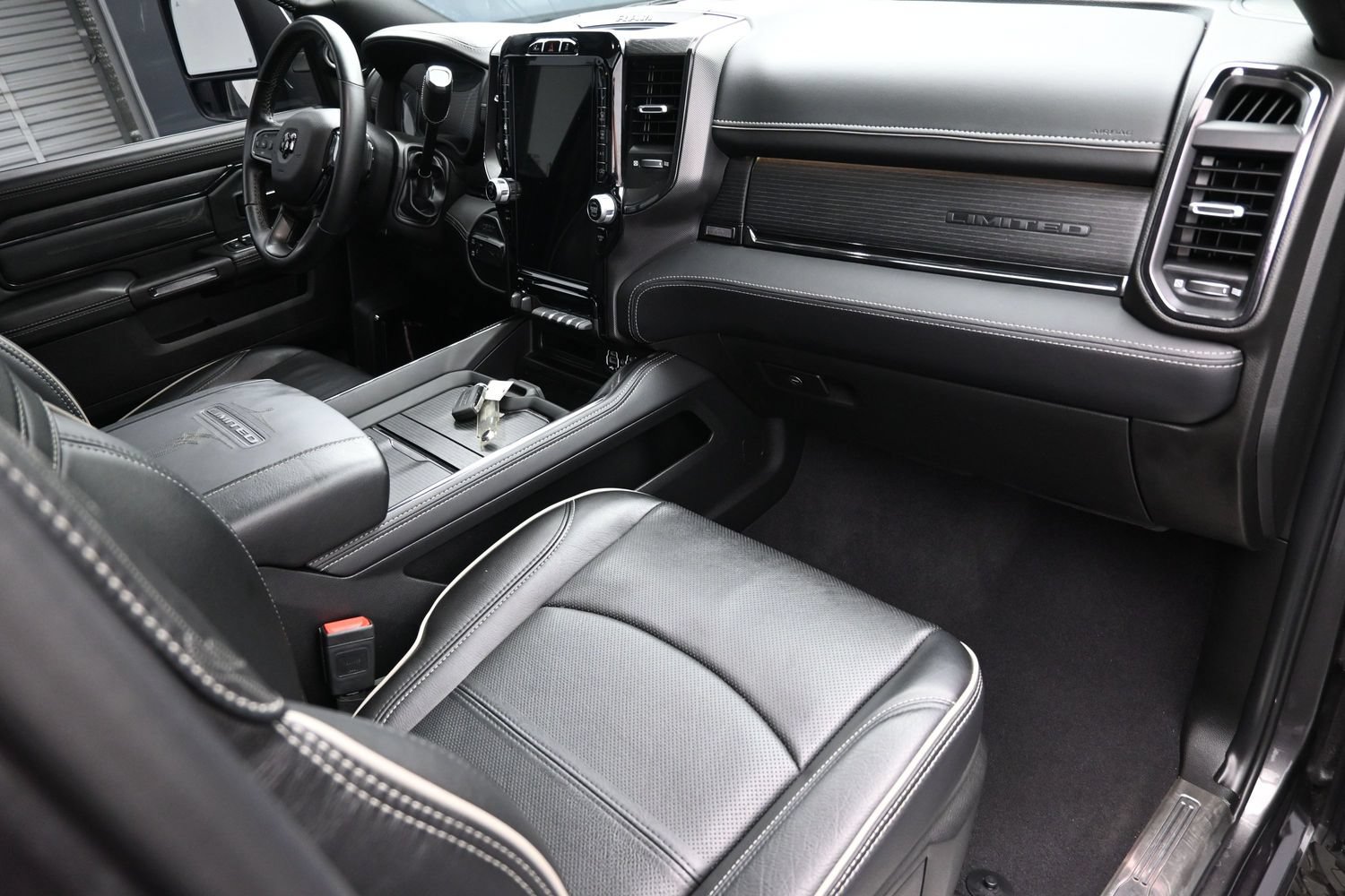 Used 2024 RAM 2500 Limited AWD/4WD image 41