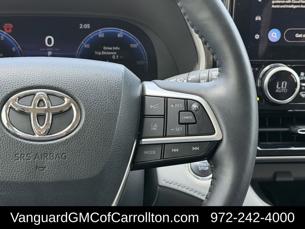 Used 2023 Toyota Highlander Limited image 16