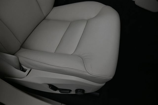 Used 2025 Volvo XC90 B5 Plus w/ Protection Package Premier AWD/4WD image 12
