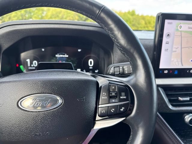 Used 2025 Ford Explorer Platinum w/ LUX Leather Package AWD/4WD image 16