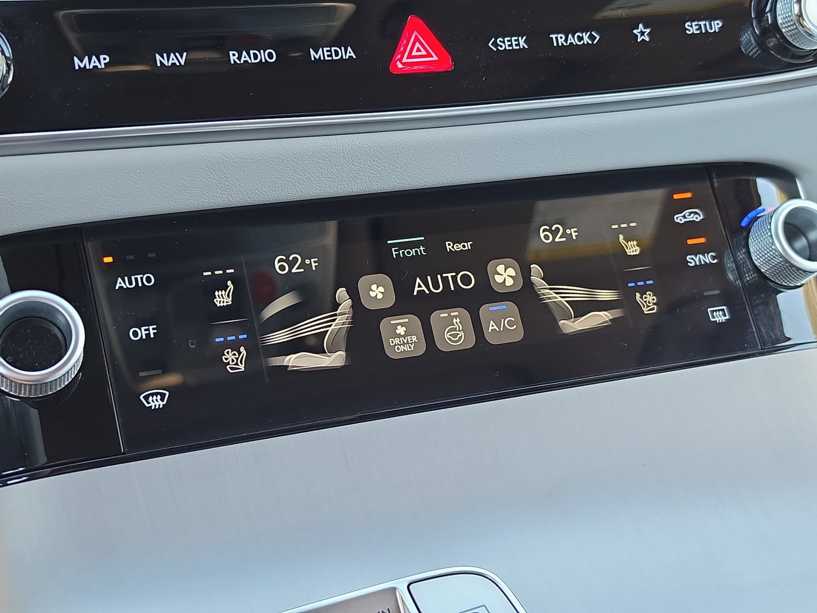 Certified 2026 Genesis Electrified GV70 Advanced AWD/4WD image 28