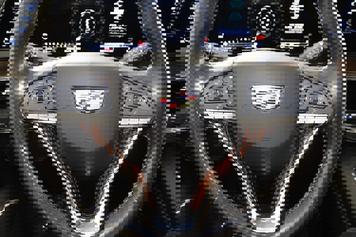 Used 2022 Cadillac Escalade ESV Premium Luxury image 46