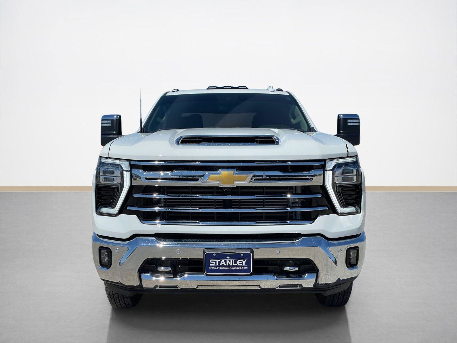 Used 2025 Chevrolet Silverado 3500 LTZ w/ LTZ Texas Edition image 2