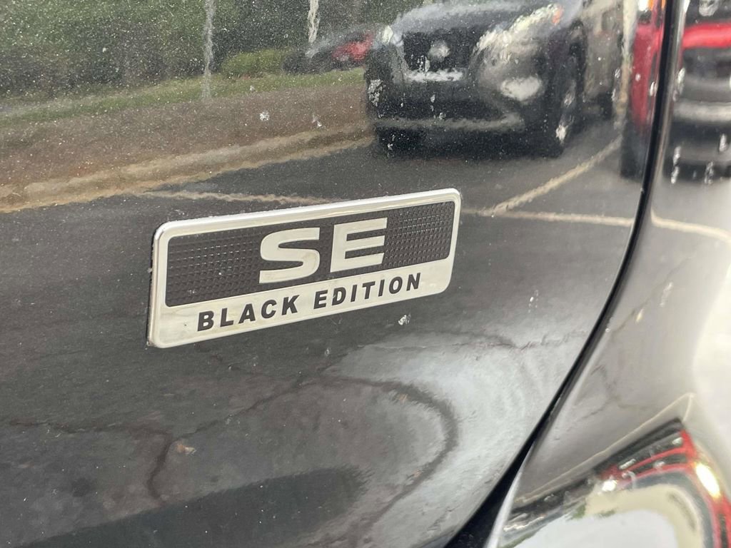 Used 2024 Mitsubishi Outlander SE Black Edition image 9