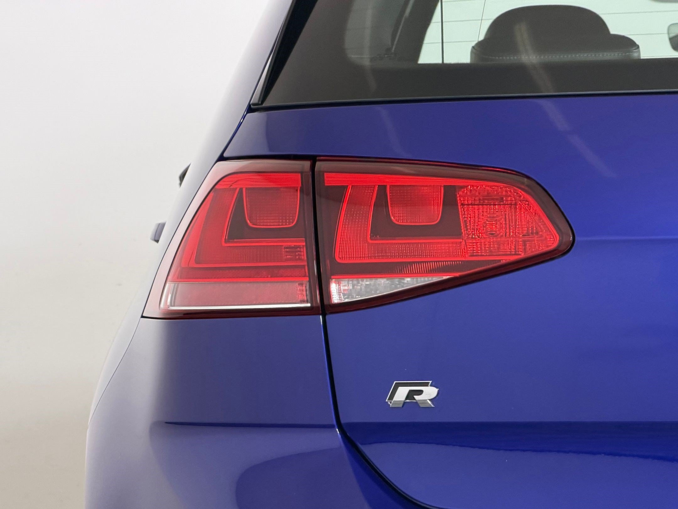 Used 2017 Volkswagen Golf R 4-Door AWD/4WD image 30