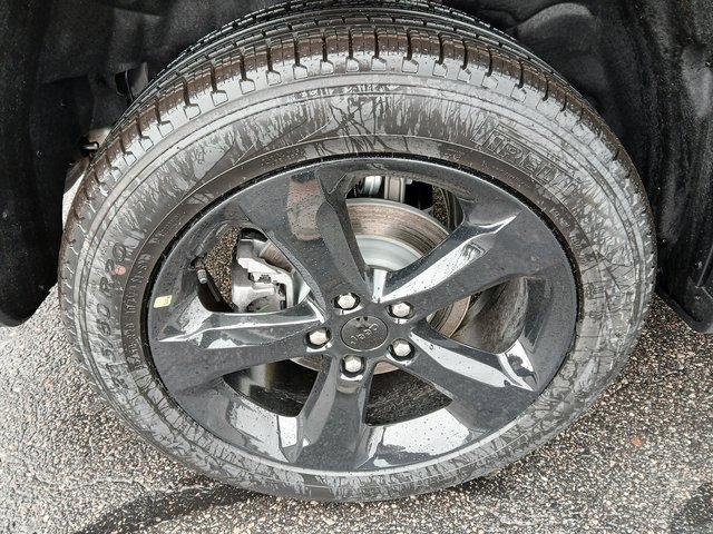 New 2025 Jeep Grand Cherokee Limited w/ Black Appearance Package image 6