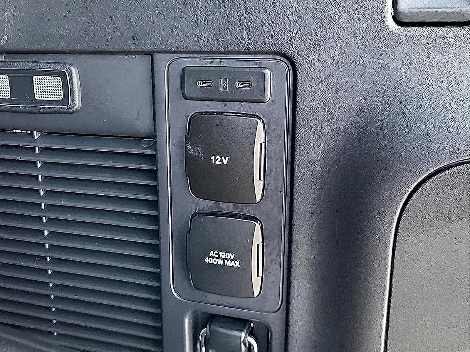 Used 2025 Ford Expedition Tremor AWD/4WD image 34