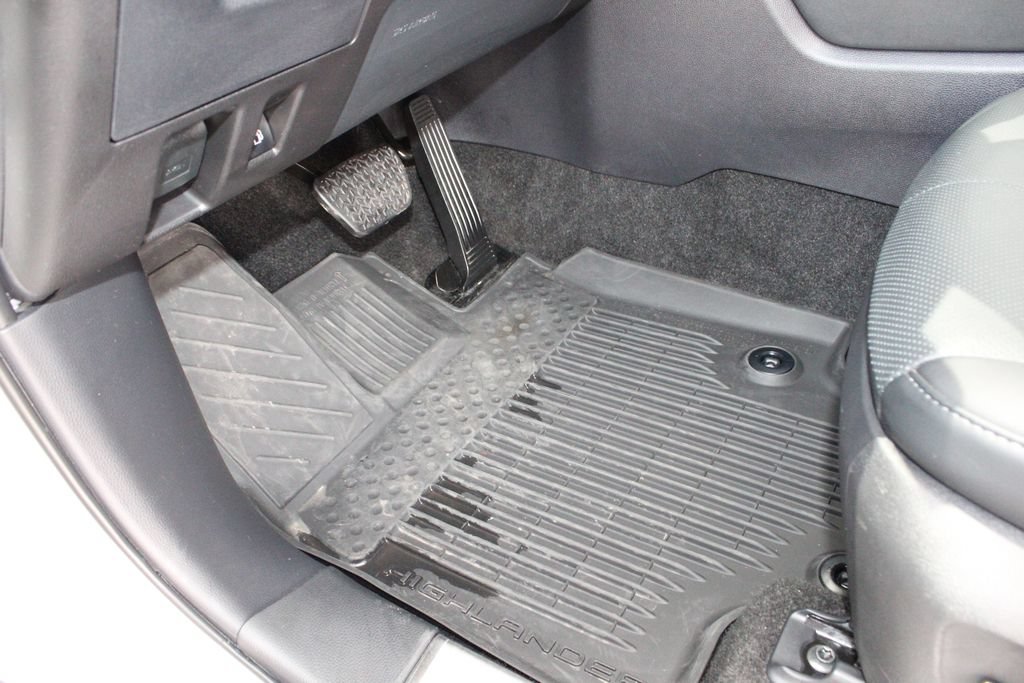 Certified 2026 Toyota Highlander Platinum AWD/4WD image 26