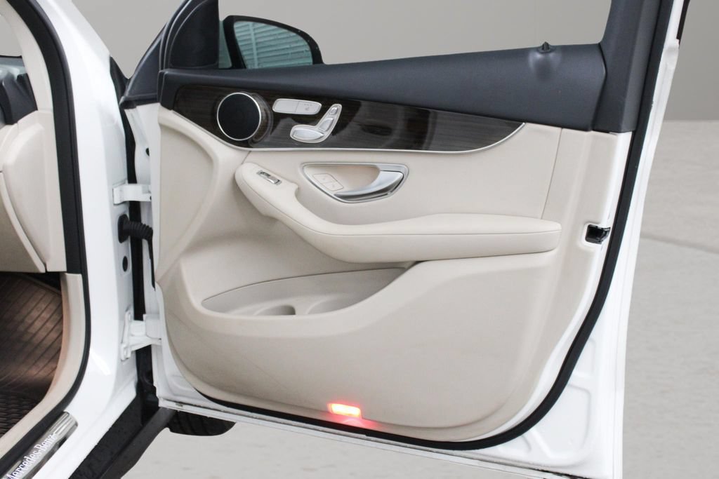 Used 2022 Mercedes-Benz GLC 300 image 23