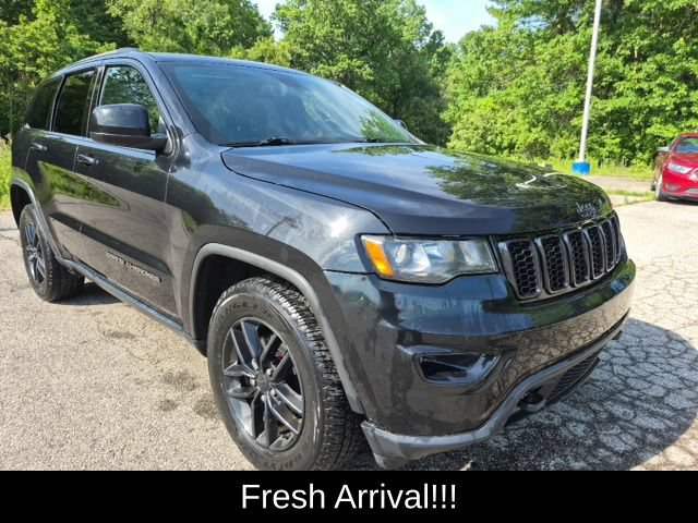 Used 2016 Jeep Grand Cherokee Laredo 75th Anniversary AWD/4WD image 9