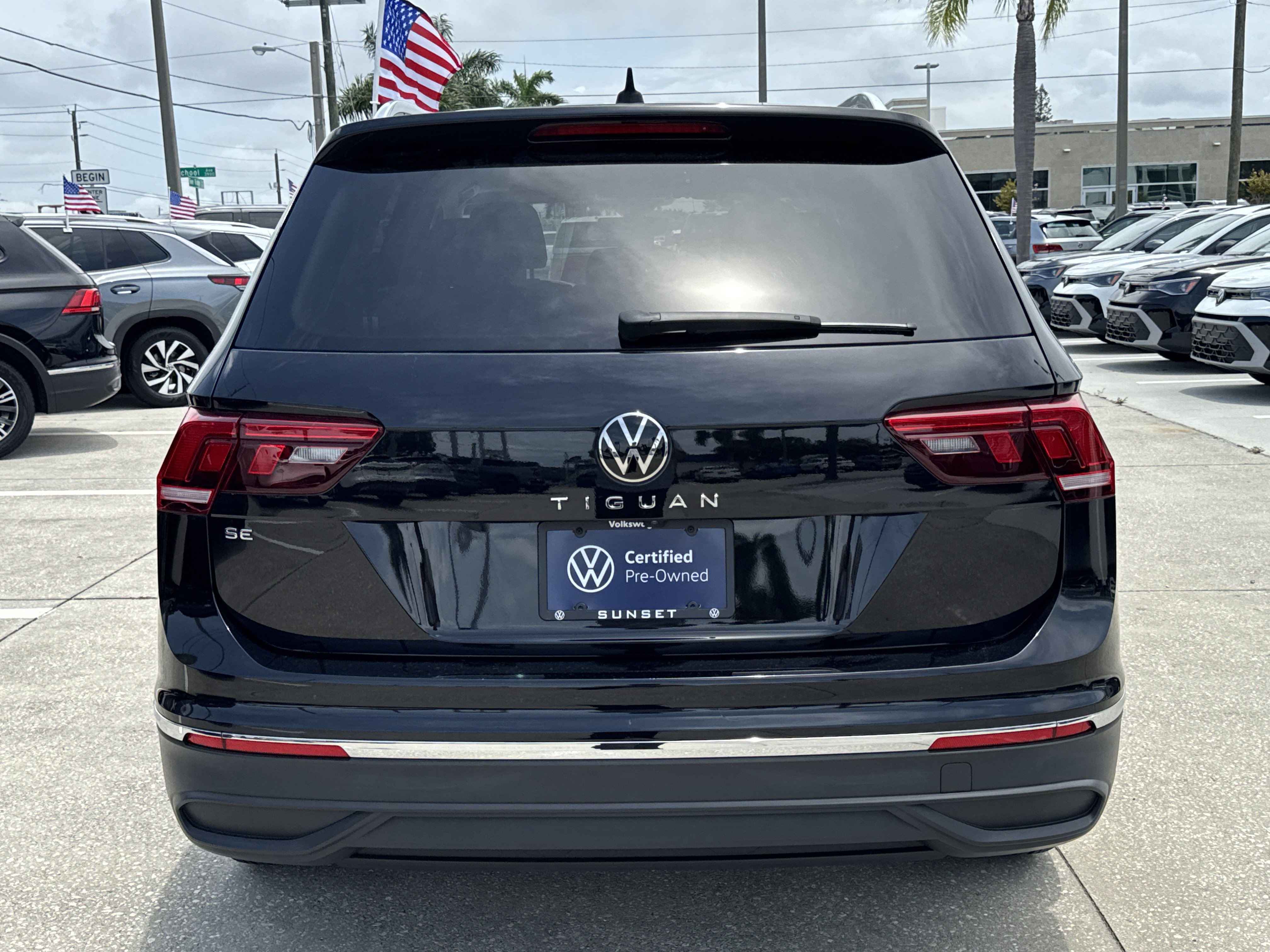 Used 2023 Volkswagen Tiguan SE FWD image 5