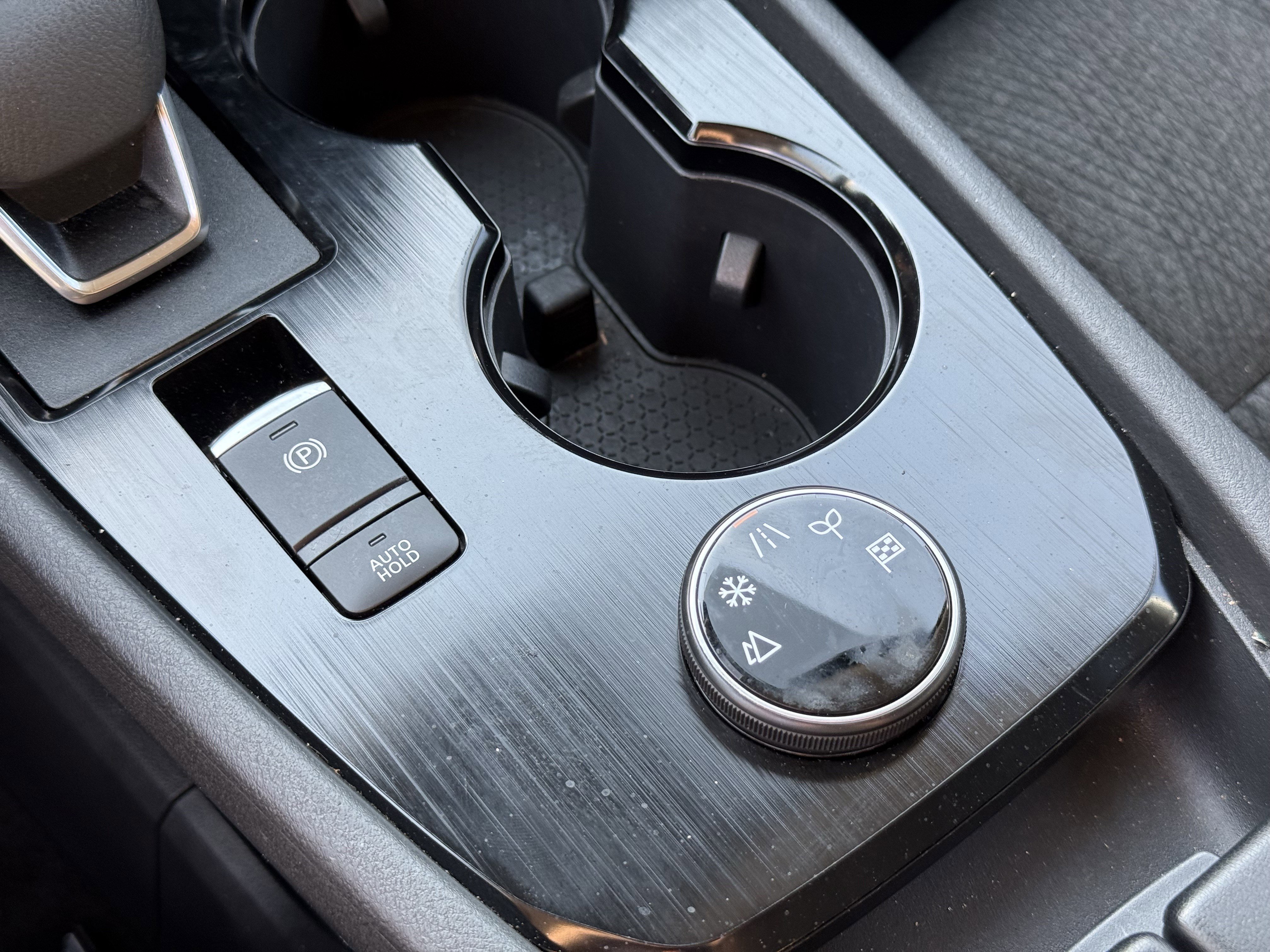 Used 2025 Nissan Rogue SV AWD/4WD image 25