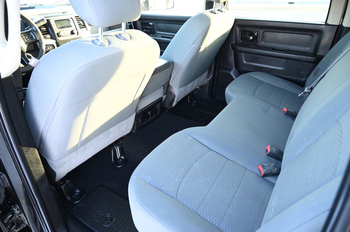 Used 2018 RAM 2500 Tradesman w/ Chrome Appearance Group image 32