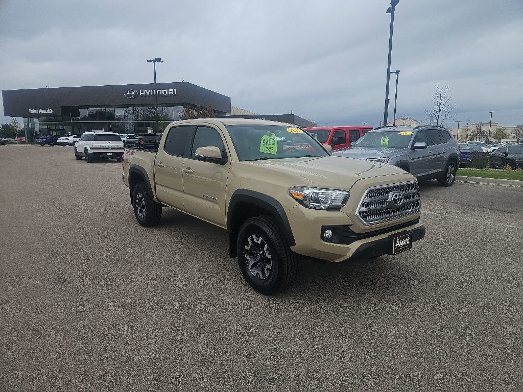 Used 2017 Toyota Tacoma TRD Off-Road w/ Tow Package (A/T) AWD/4WD image 7