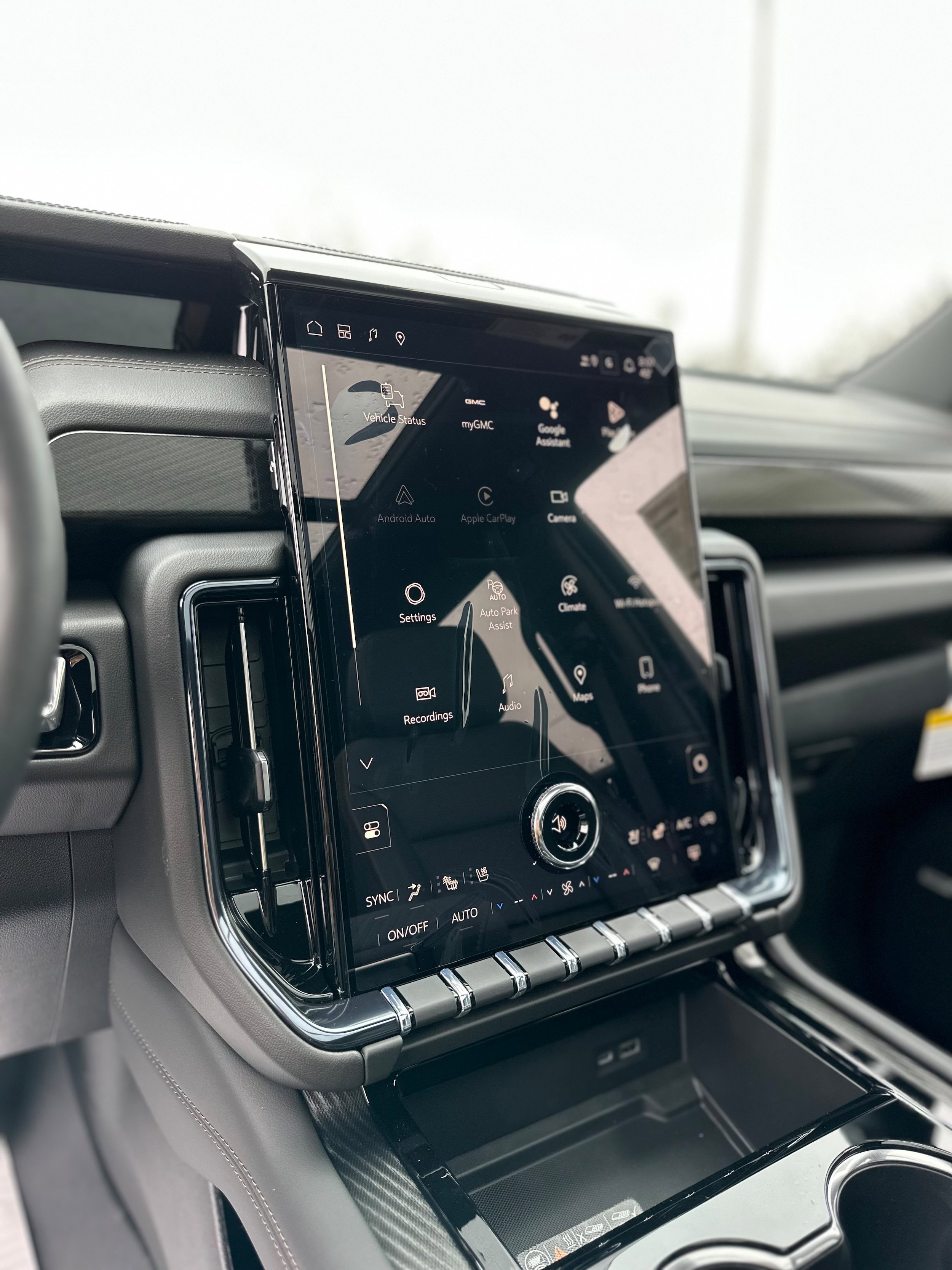 New 2026 GMC Yukon AT4 w/ LPO, Floor Liner Package AWD/4WD image 17